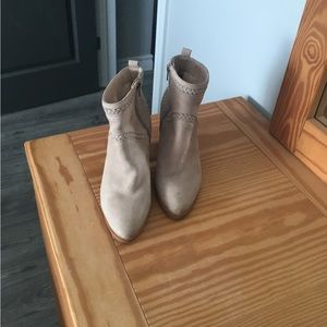 Aldo ankle boots, size 7, Colour tan